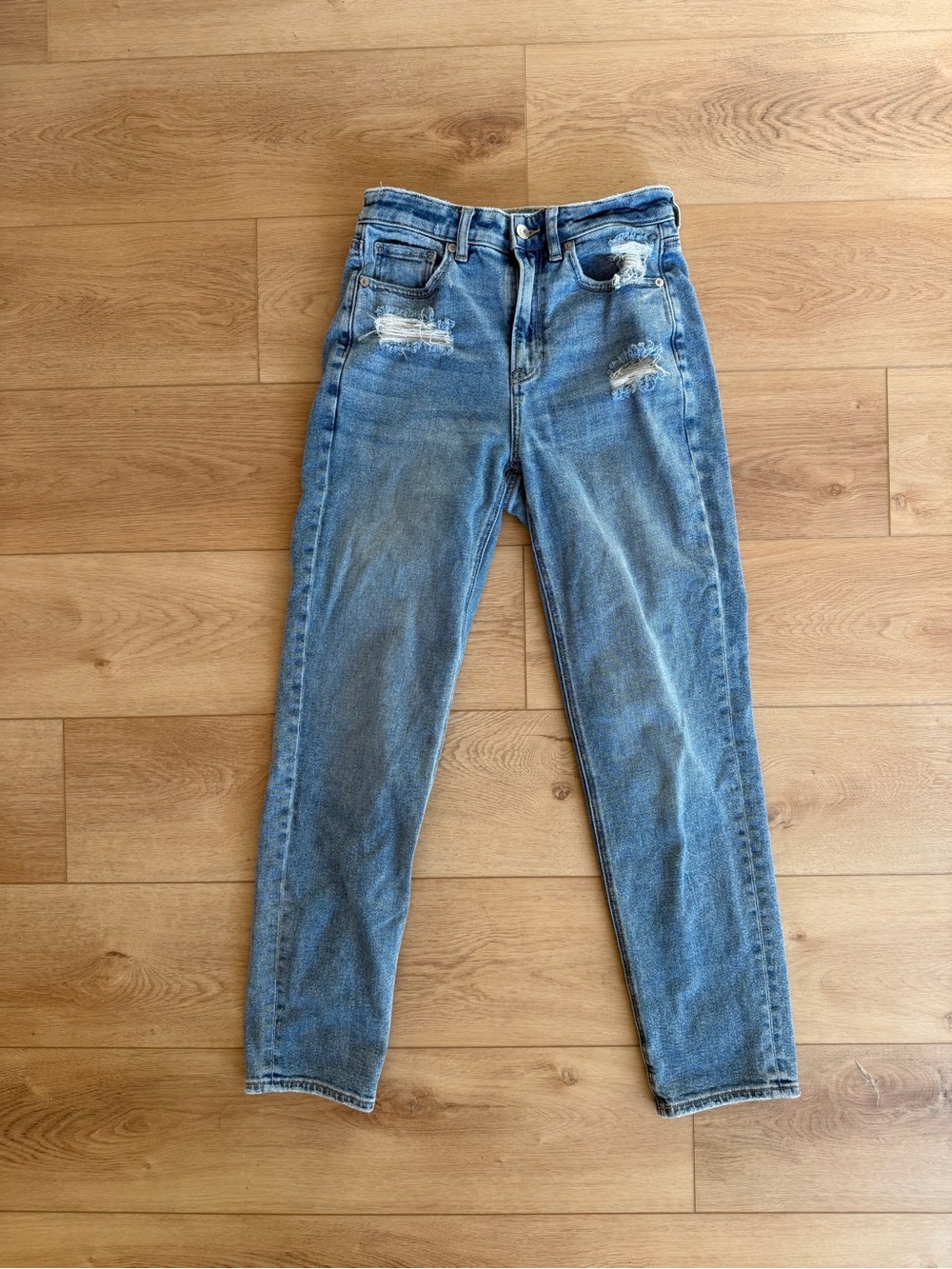 American Eagle Outfitters Light Blue High-Rise Ripped Jeans